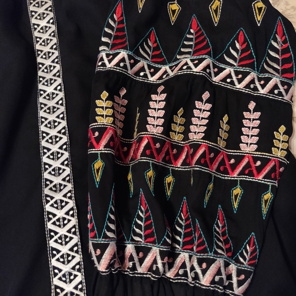 Brand new black cotton blouse colorful embroidered - Picture 3 of 4